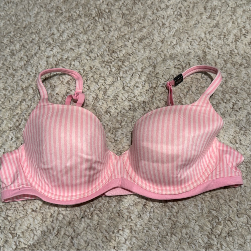 NWT Victoria's Secret Light Pink Striped Bra